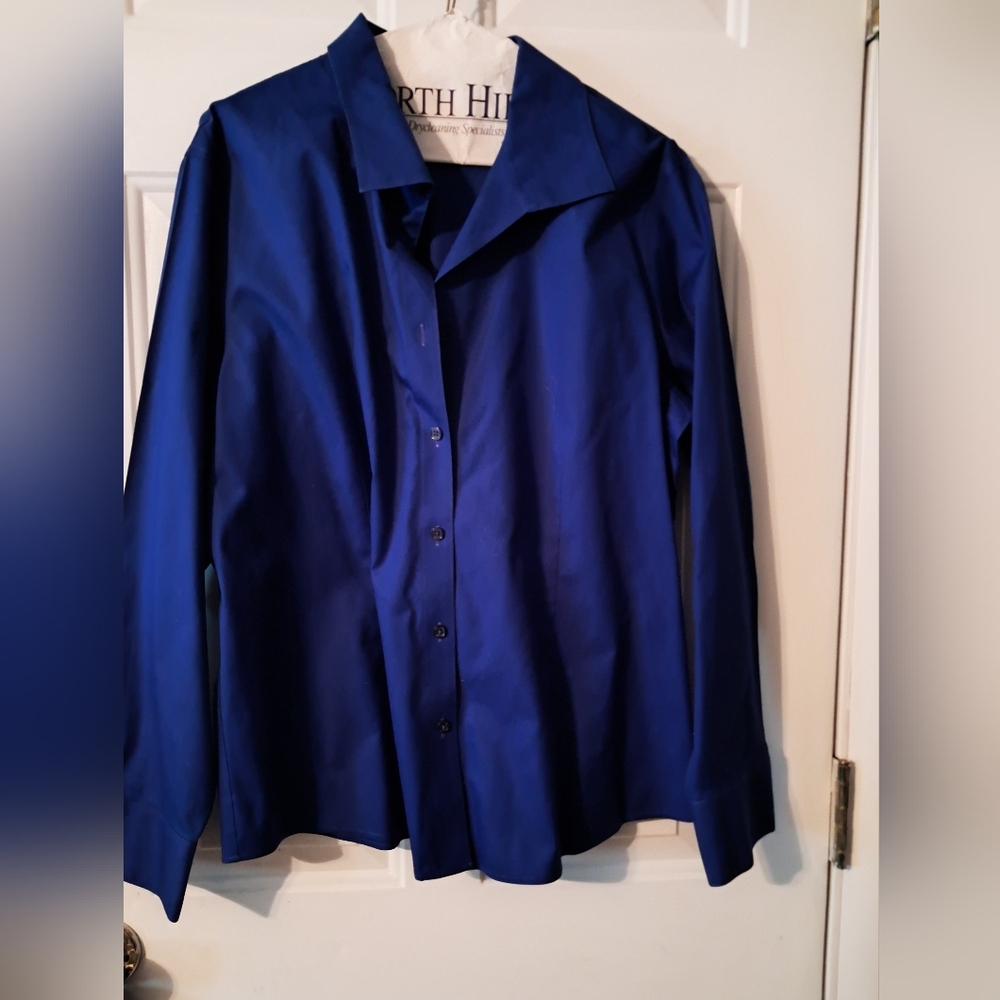 Elegant Blue Button-Up Shirt